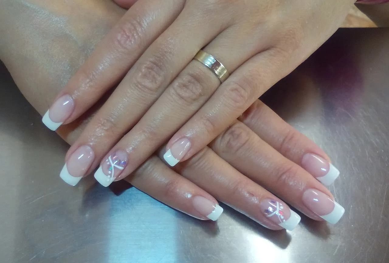 Jak zrobić przedłużane paznokcie: proste kroki i najczęstsze błędy