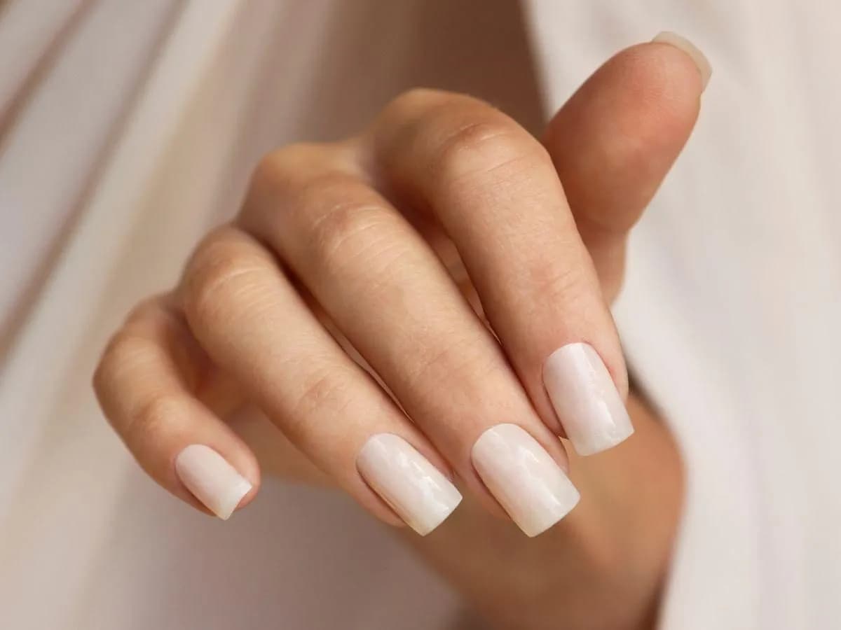 Jak zdjąć sztuczne paznokcie na klej bez uszkodzenia naturalnych paznokci