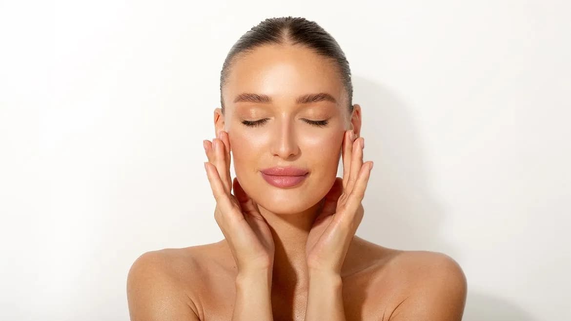 Na co jest kwas hialuronowy? Odkryj jego niezwykłe właściwości w pielęgnacji