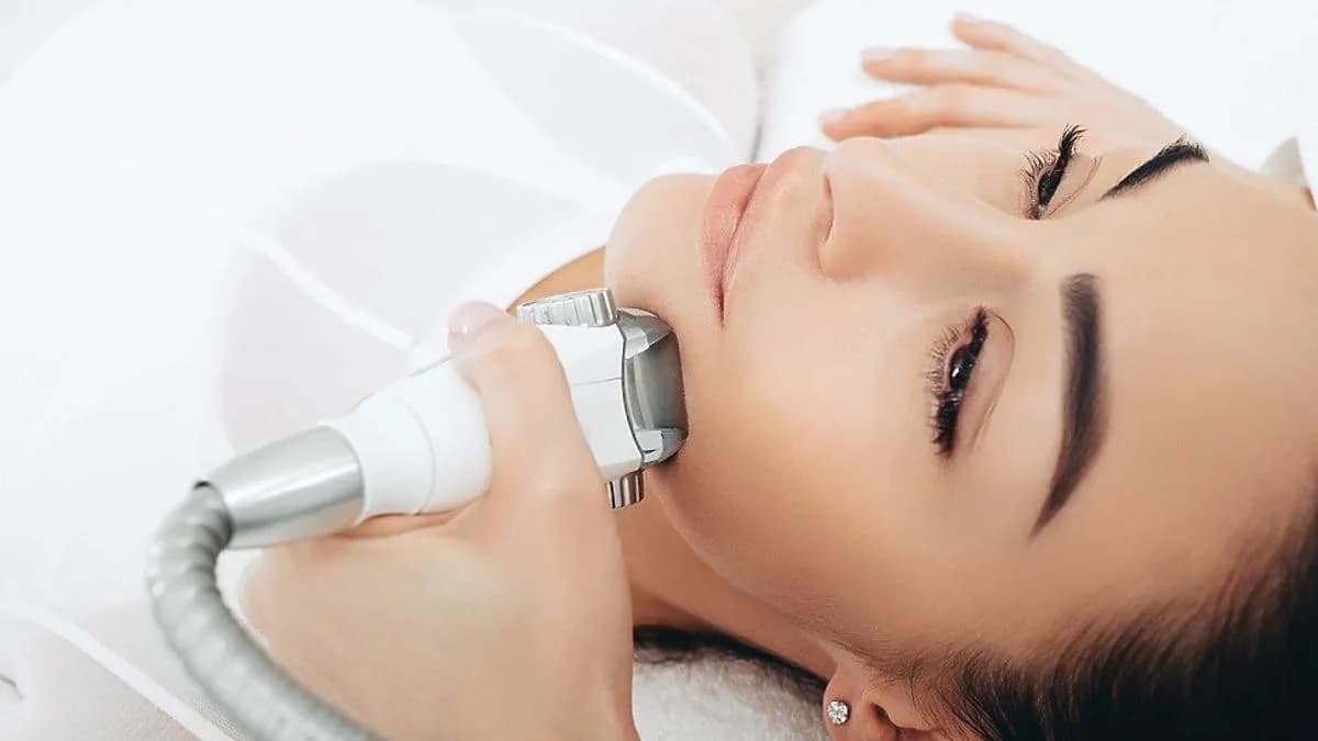 Endermologia twarzy na czym polega i jakie przynosi korzyści