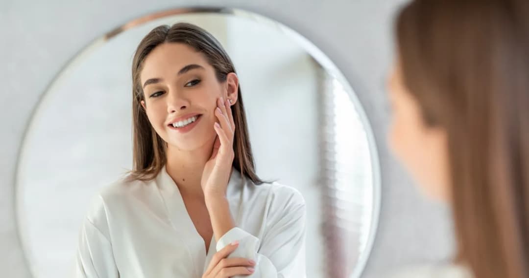 Maseczka rewitalizująca - co to znaczy i jak poprawia zdrowie skóry