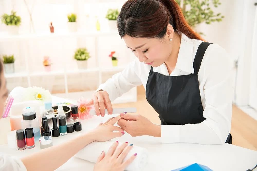 Manicure OPI co to jest? Poznaj tajniki i korzyści tego zabiegu