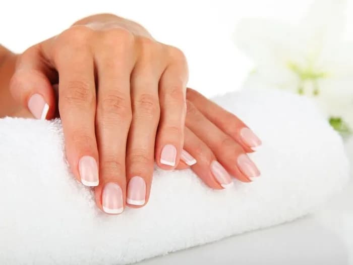 Skuteczne domowe sposoby na odtłuszczenie płytki paznokcia